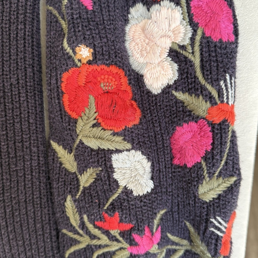 American Eagle Sweater Womens Medium Navy Blue Embroidered Boho Cottagecore - Picture 4 of 8